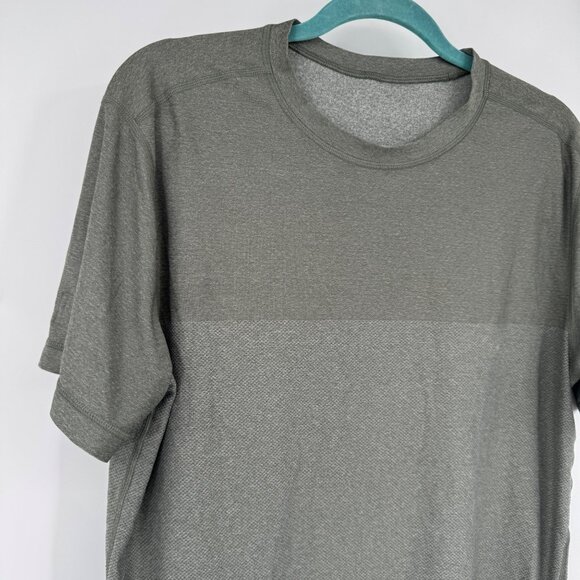 Vuori Shirt Mens Large  Grandview Tech Tee Gray greenish  Performance Lightweigh - Picture 3 of 9